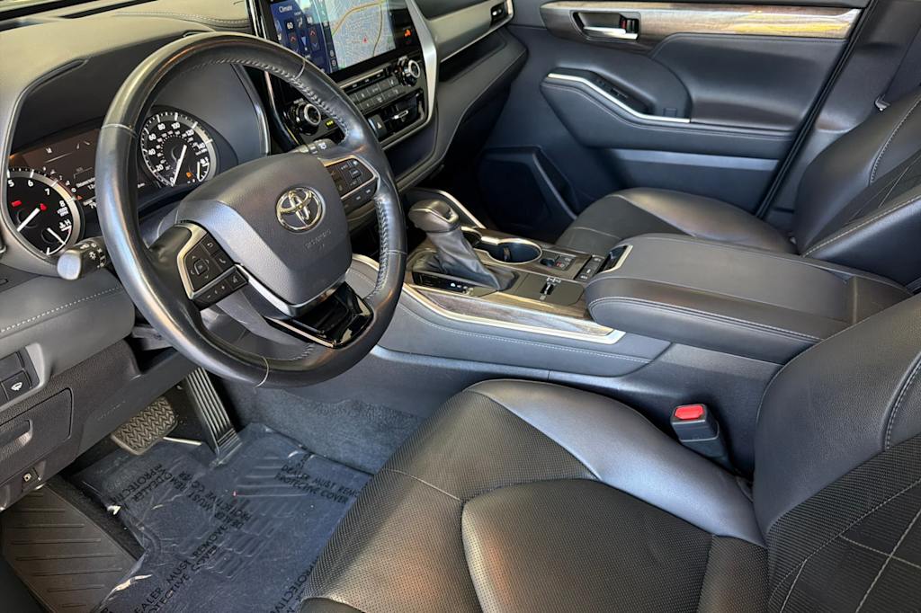 Thumbnail: 2021 Toyota Highlander - 9