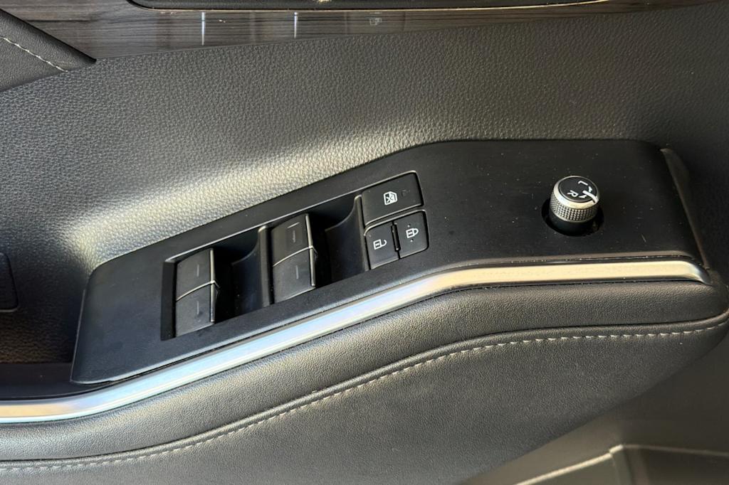 Thumbnail: 2021 Toyota Highlander - 22