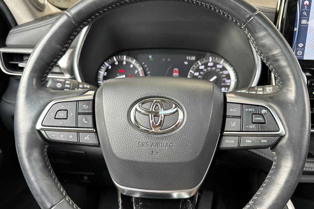 Thumbnail: 2021 Toyota Highlander - 30