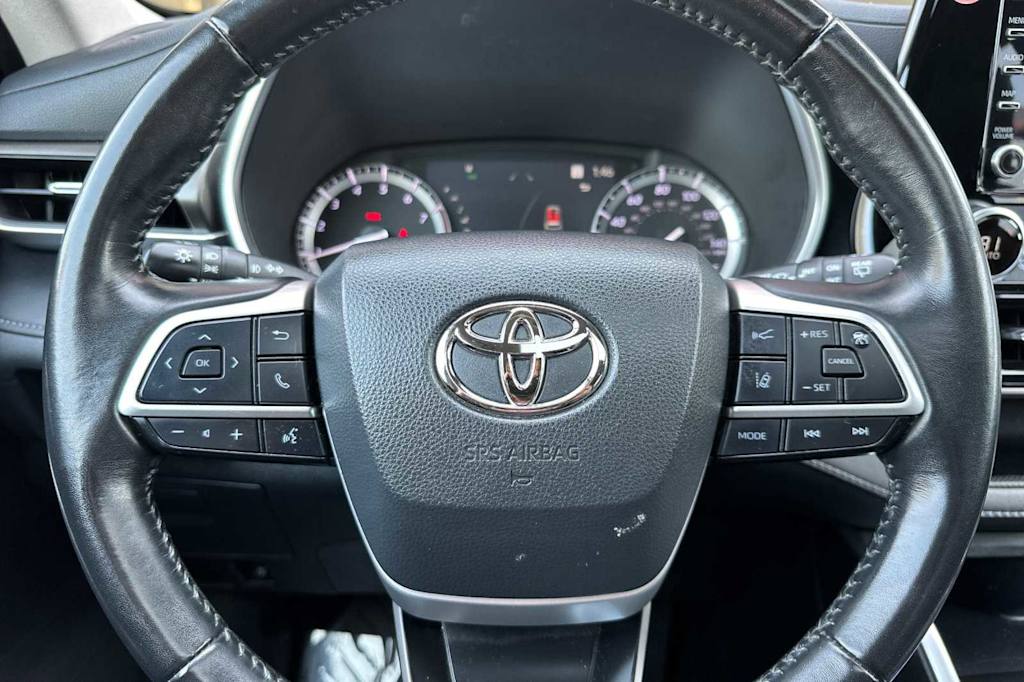 2022 Toyota Highlander XLE 29