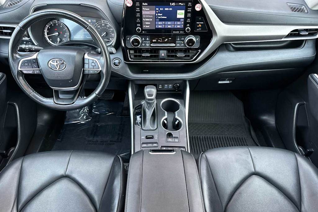 2022 Toyota Highlander XLE 2