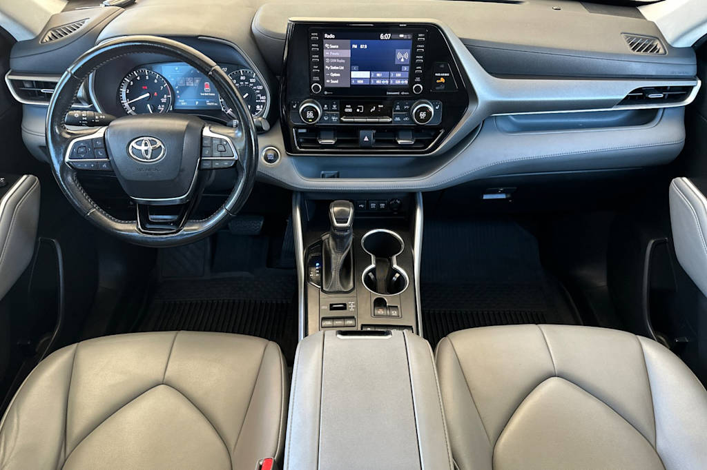 Thumbnail: 2021 Toyota Highlander - 2
