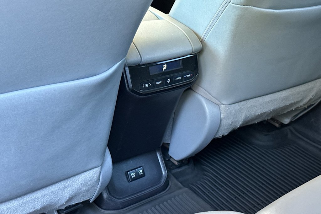 Thumbnail: 2021 Toyota Highlander - 7