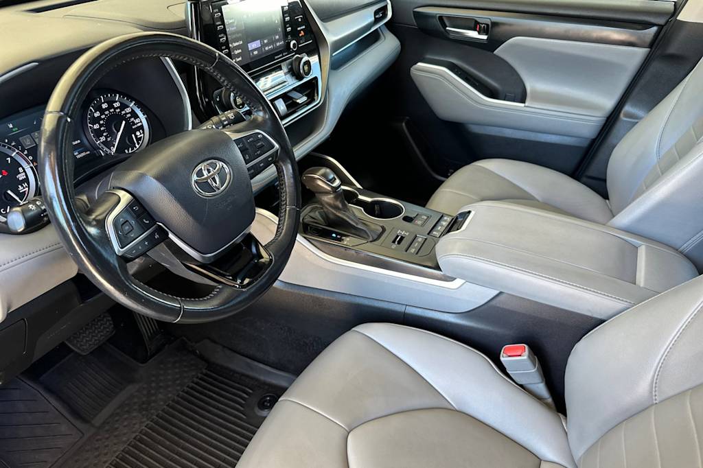 Thumbnail: 2021 Toyota Highlander - 9