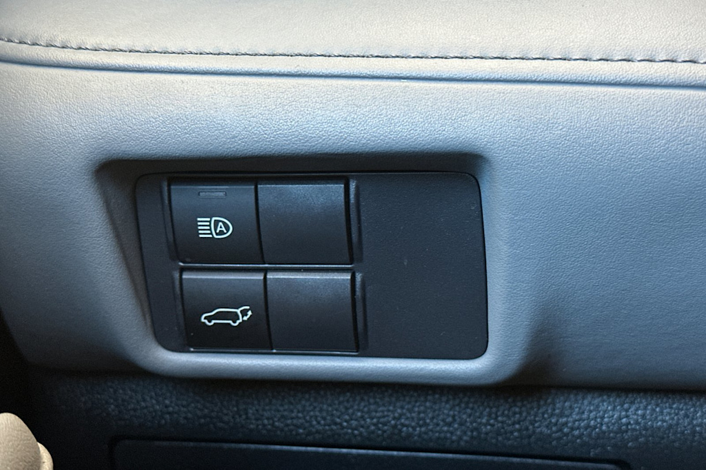 Thumbnail: 2021 Toyota Highlander - 33