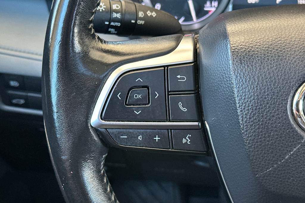Thumbnail: 2021 Toyota Highlander - 30
