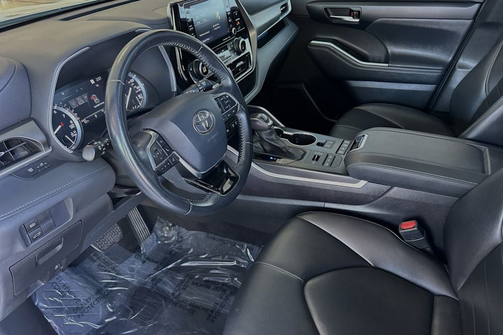 2021 Toyota Highlander XLE 10