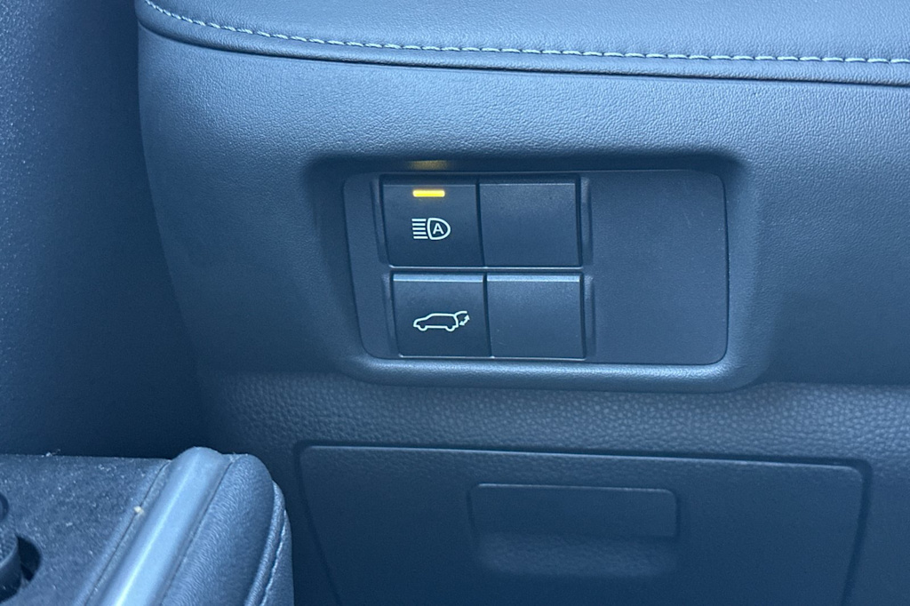 Thumbnail: 2020 Toyota Highlander - 34