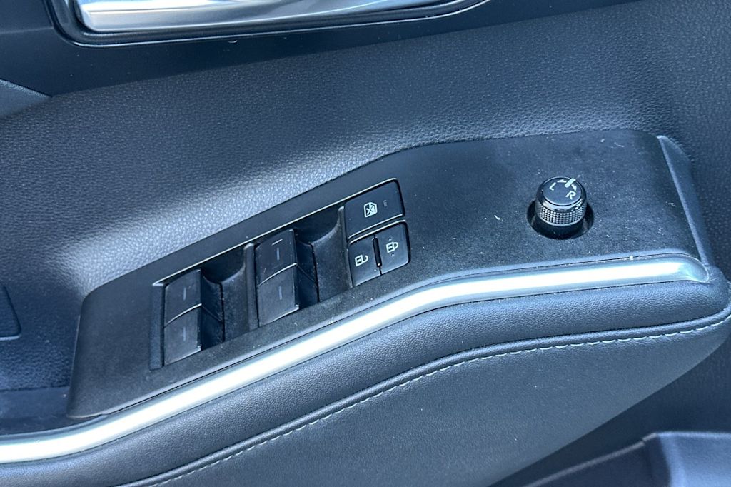 Thumbnail: 2020 Toyota Highlander - 22