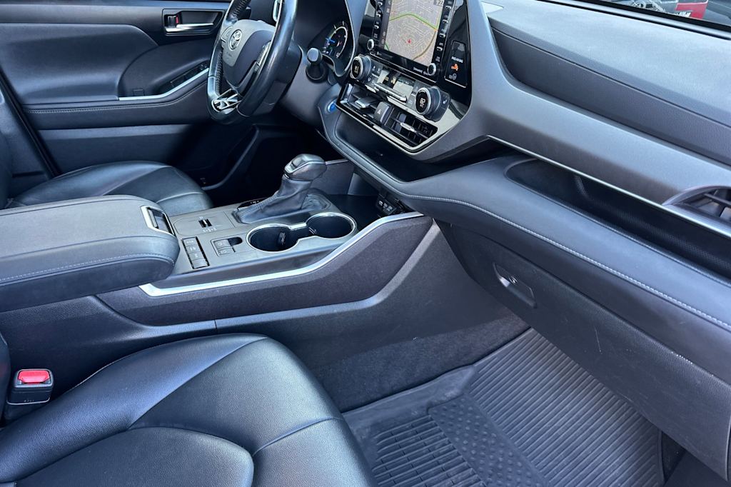 Thumbnail: 2020 Toyota Highlander - 12