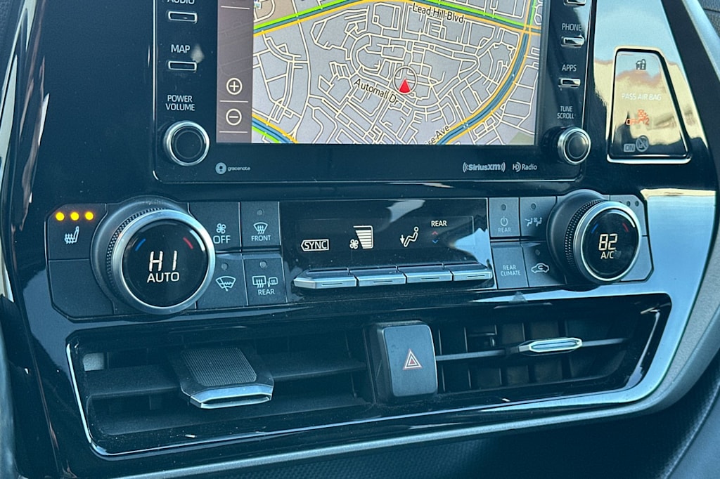 Thumbnail: 2020 Toyota Highlander - 28