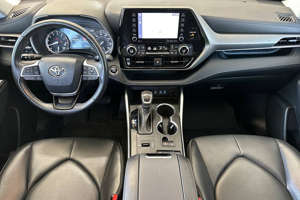 Thumbnail: 2022 Toyota Highlander - 2