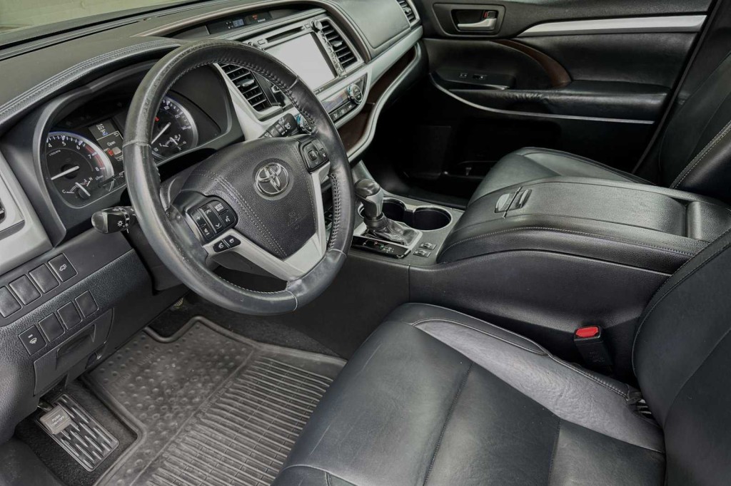 2015 Toyota Highlander XLE 9