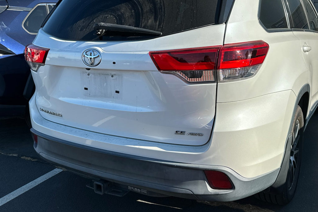 Thumbnail: 2017 Toyota Highlander - 17
