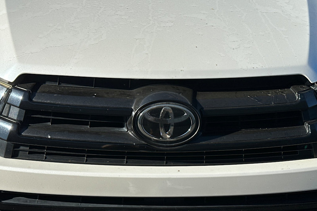 Thumbnail: 2017 Toyota Highlander - 12