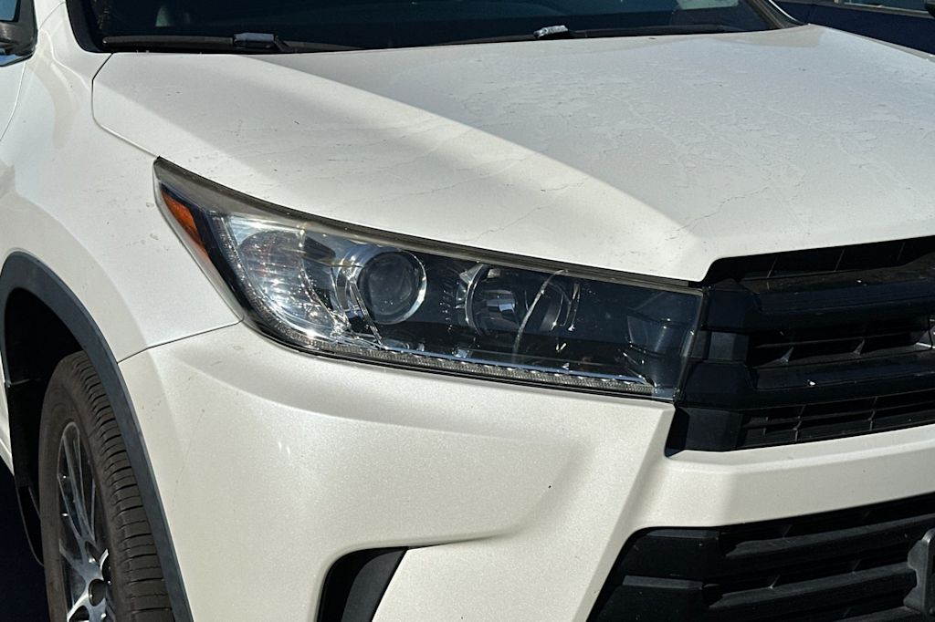 Thumbnail: 2017 Toyota Highlander - 10