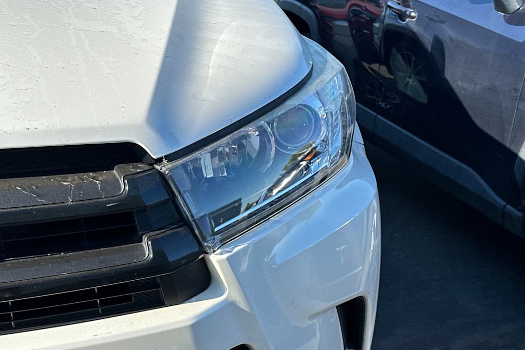 Thumbnail: 2017 Toyota Highlander - 13