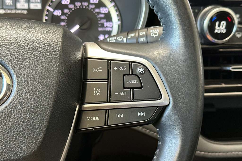 Thumbnail: 2024 Toyota Highlander - 31