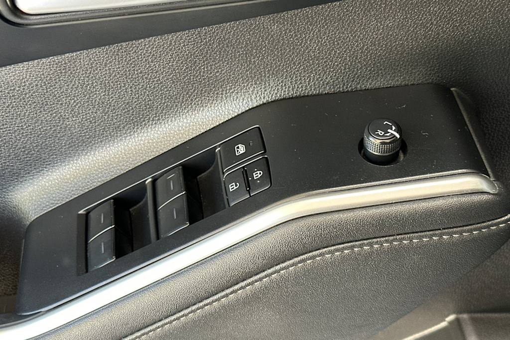 Thumbnail: 2024 Toyota Highlander - 23