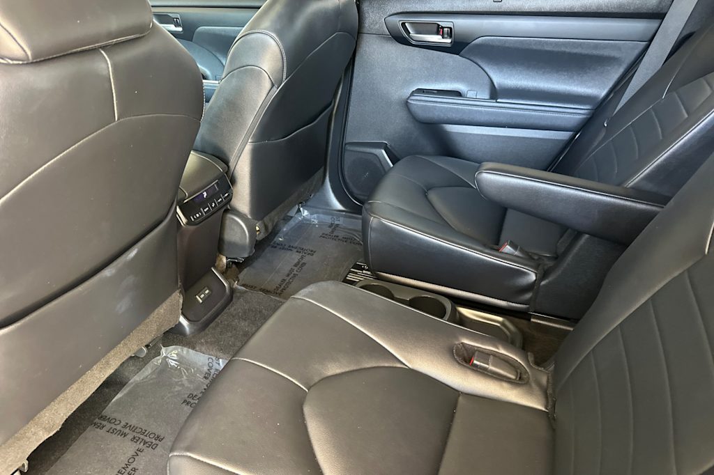 Thumbnail: 2024 Toyota Highlander - 19