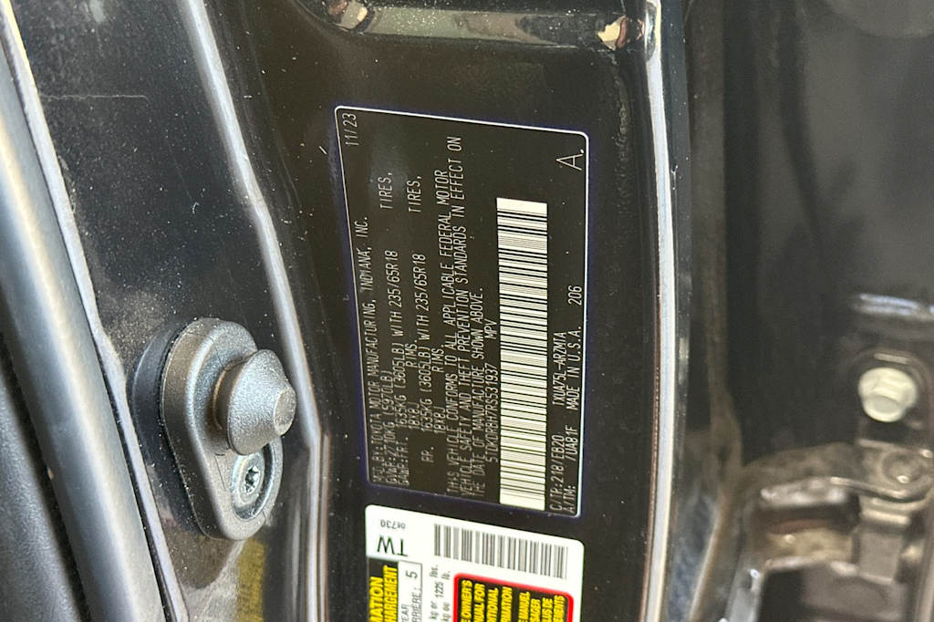 Thumbnail: 2024 Toyota Highlander - 17