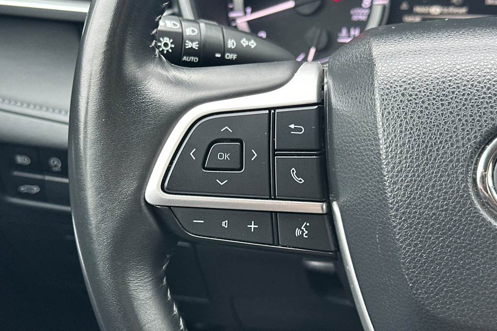 Thumbnail: 2024 Toyota Highlander - 30