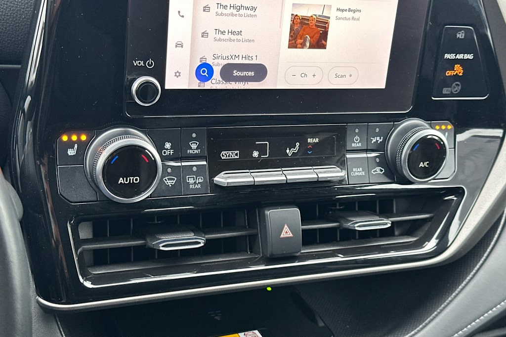 Thumbnail: 2024 Toyota Highlander - 26