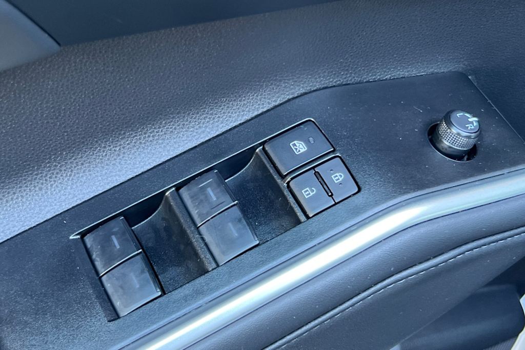 Thumbnail: 2026 Toyota Highlander - 22