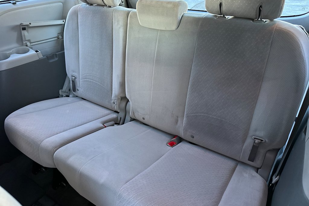 Thumbnail: 2015 Toyota Sienna - 12