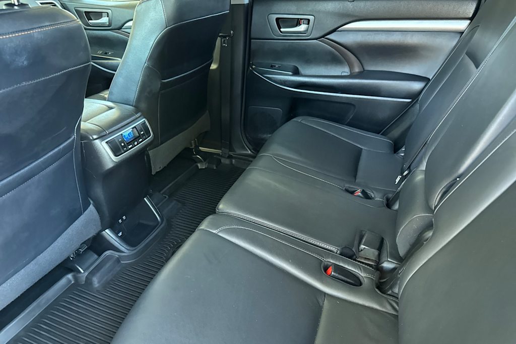Thumbnail: 2018 Toyota Highlander - 10