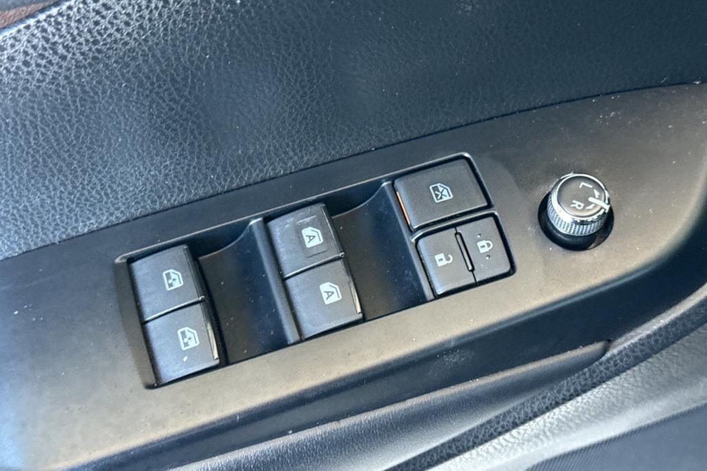 Thumbnail: 2018 Toyota Highlander - 21