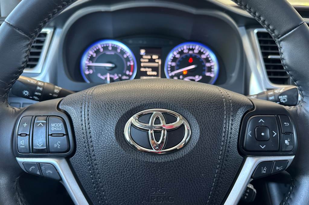 Thumbnail: 2018 Toyota Highlander - 30