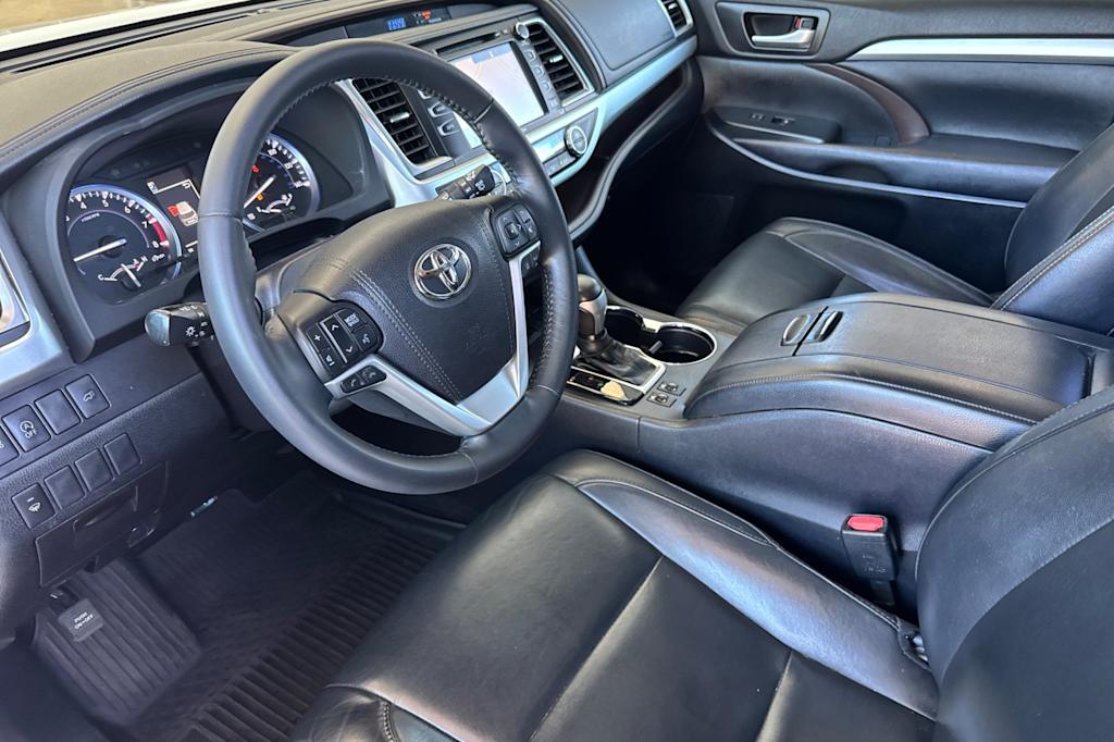 Thumbnail: 2018 Toyota Highlander - 9
