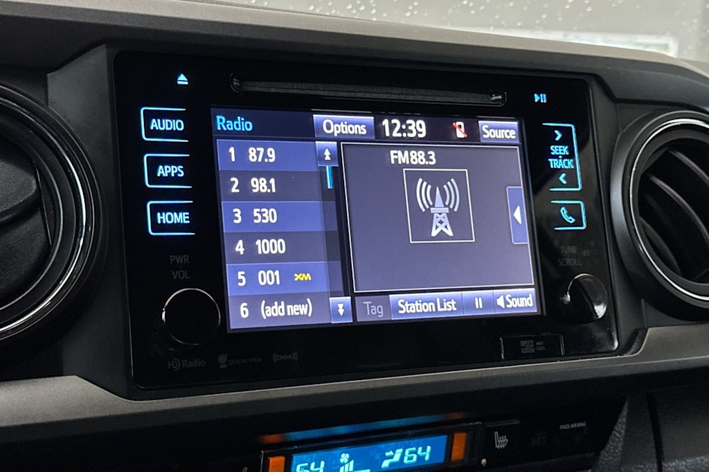 Thumbnail: 2018 Toyota Tacoma - 13