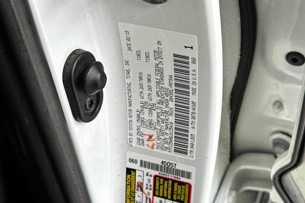 Thumbnail: 2018 Toyota Tacoma - 16