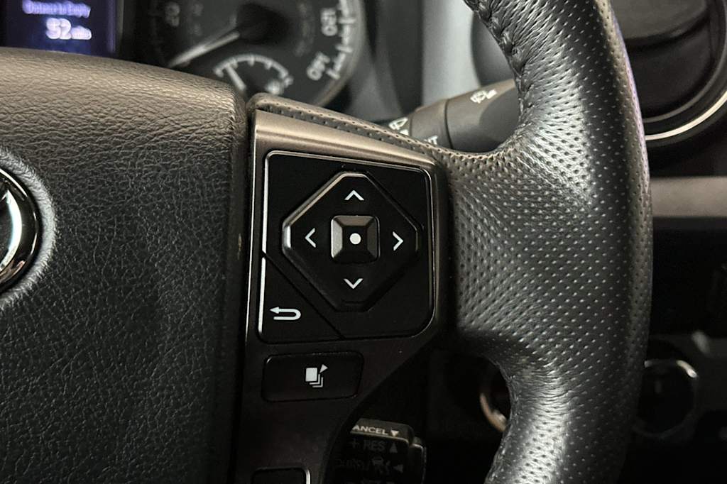 Thumbnail: 2018 Toyota Tacoma - 30