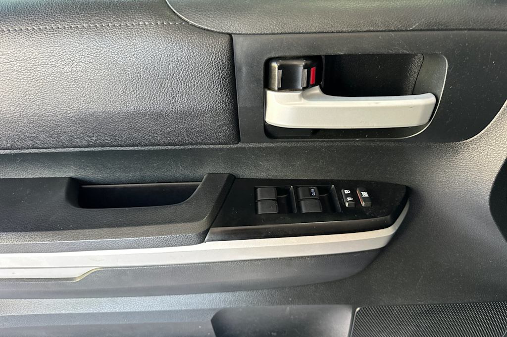 Thumbnail: 2016 Toyota Tundra - 20