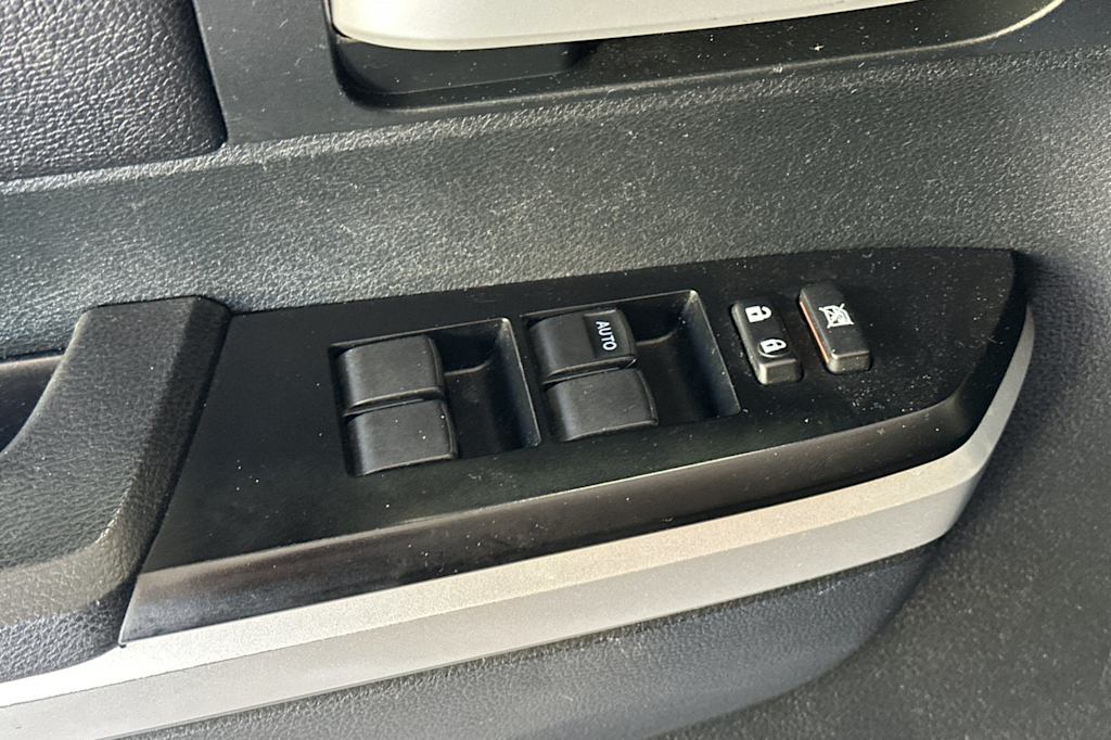 Thumbnail: 2016 Toyota Tundra - 21