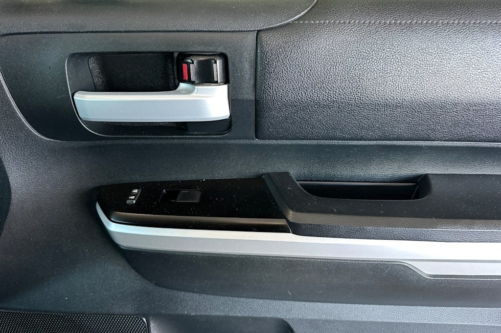 Thumbnail: 2016 Toyota Tundra - 24