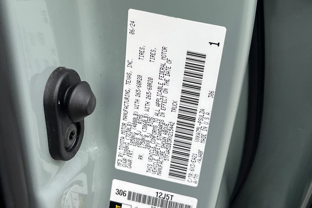 Thumbnail: 2024 Toyota Tundra - 17
