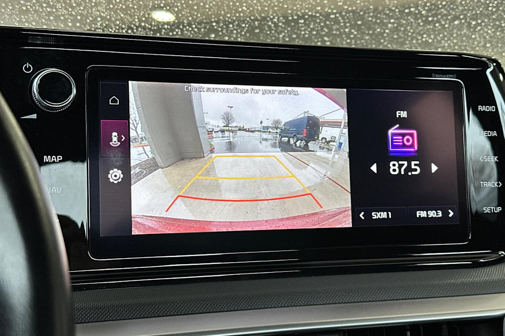 Thumbnail: 2022 Kia K5 - 25
