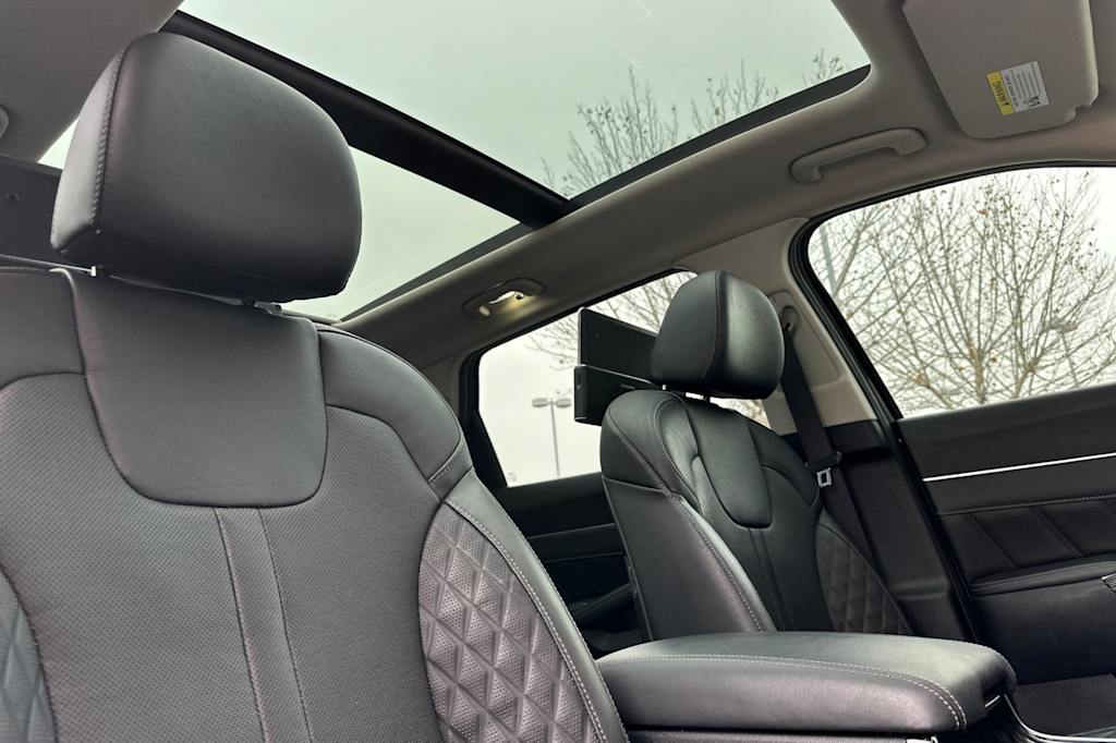 Thumbnail: 2022 Kia Sorento - 25