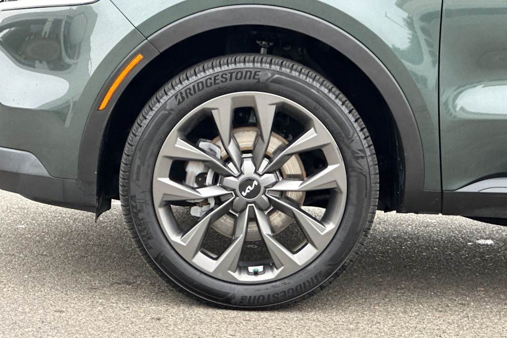 Thumbnail: 2022 Kia Sorento - 8