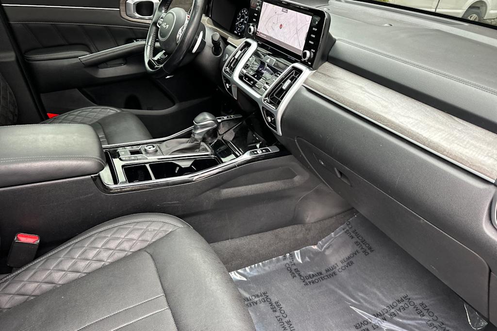 Thumbnail: 2022 Kia Sorento - 12