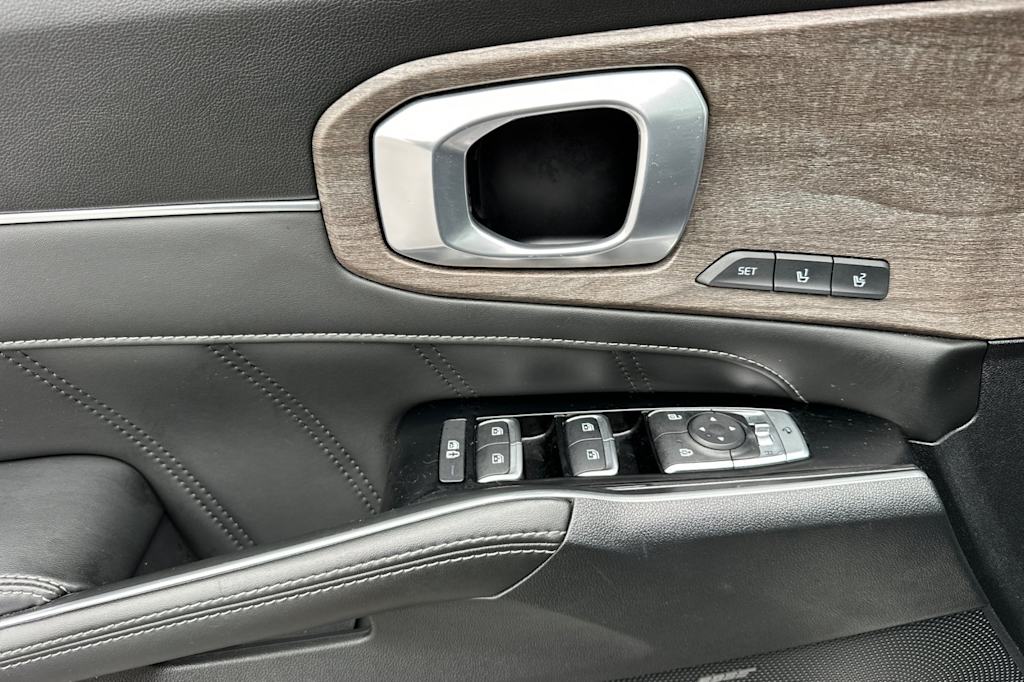 Thumbnail: 2022 Kia Sorento - 21