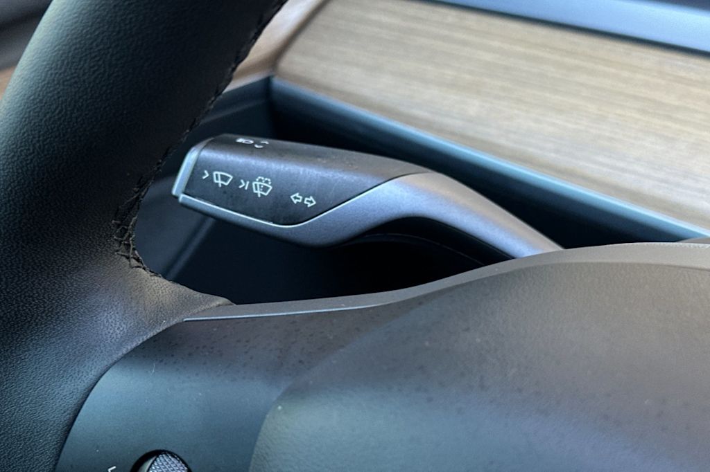 Thumbnail: 2023 Tesla Model 3 - 32