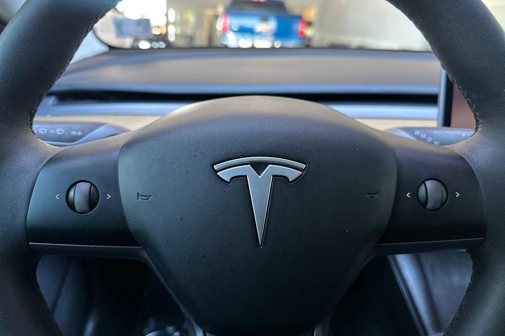 Thumbnail: 2023 Tesla Model 3 - 28