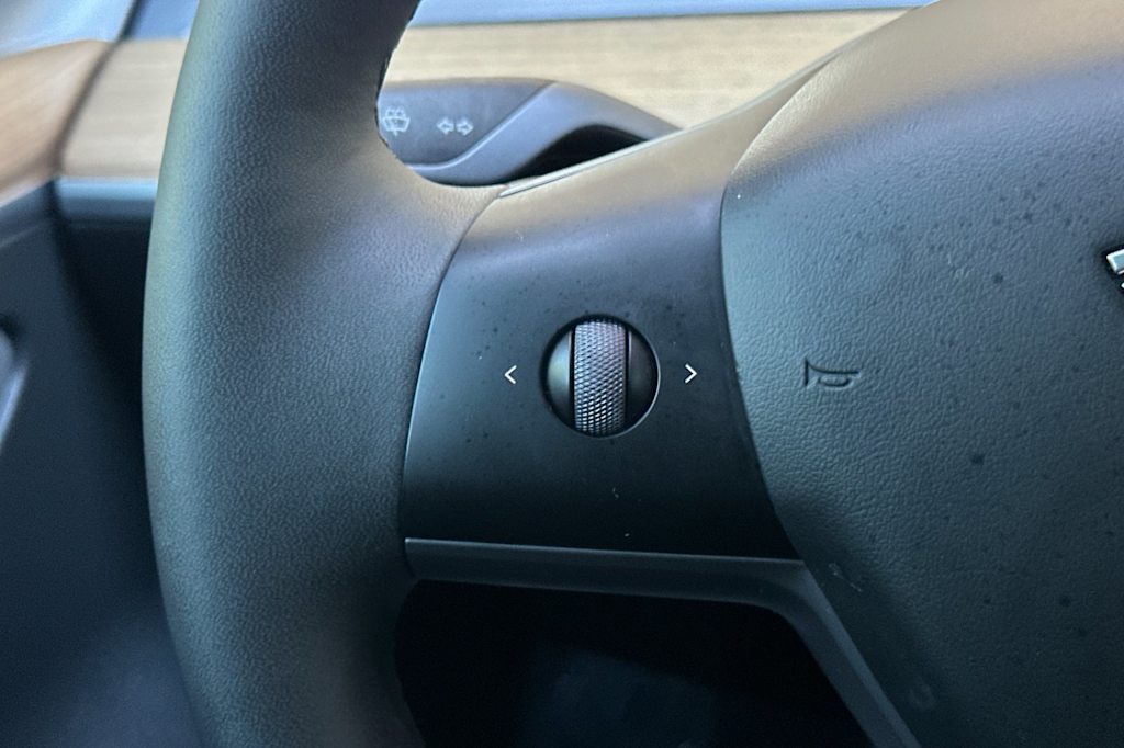 Thumbnail: 2023 Tesla Model 3 - 29