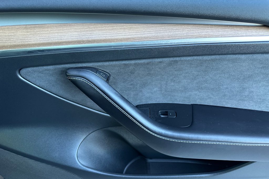 Thumbnail: 2023 Tesla Model 3 - 21