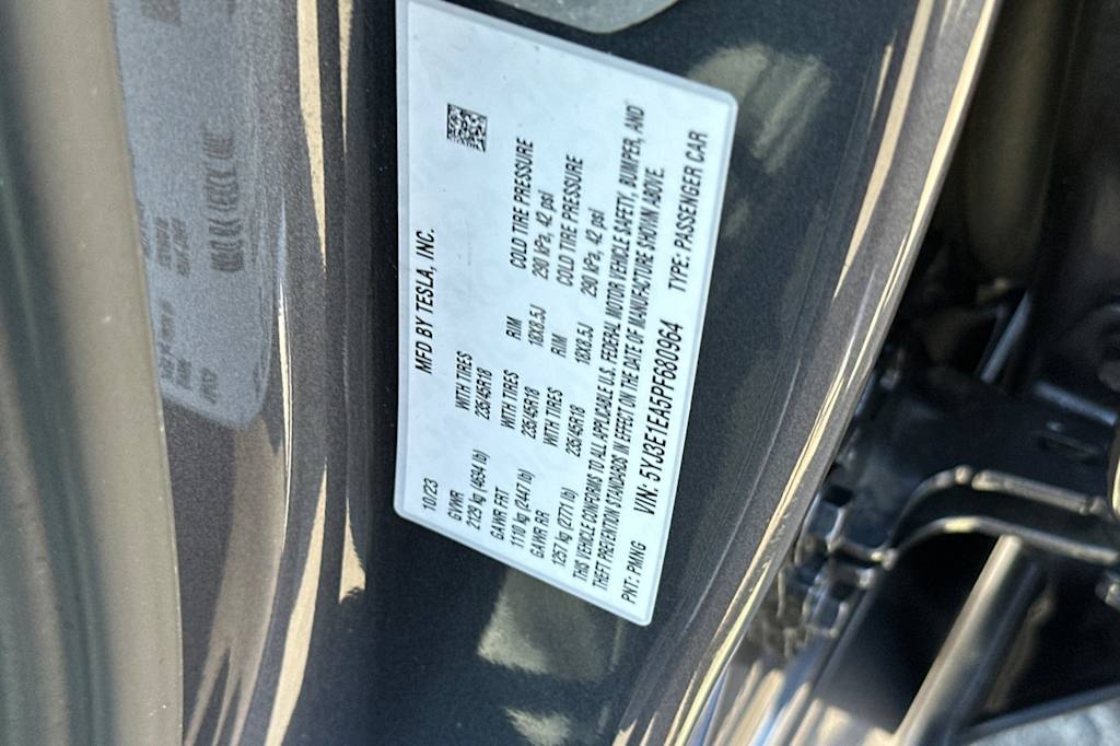 Thumbnail: 2023 Tesla Model 3 - 13